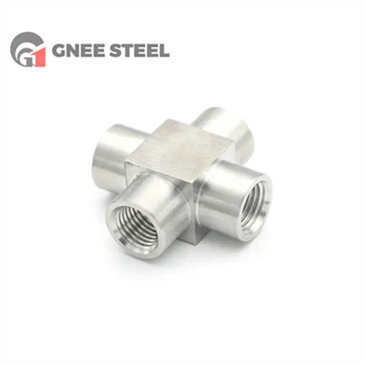 Acoblament de canonades d'acer inoxidable de quatre vies 301